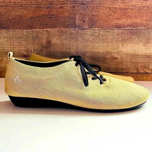 OTBT Wilna Sneaker - Picture 2 of 7